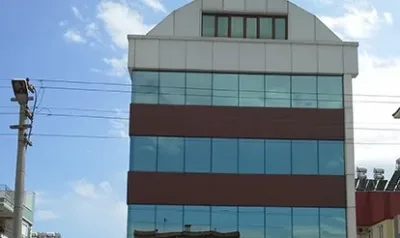 Işık Günısı İş Merkezi — fotoğraf 1